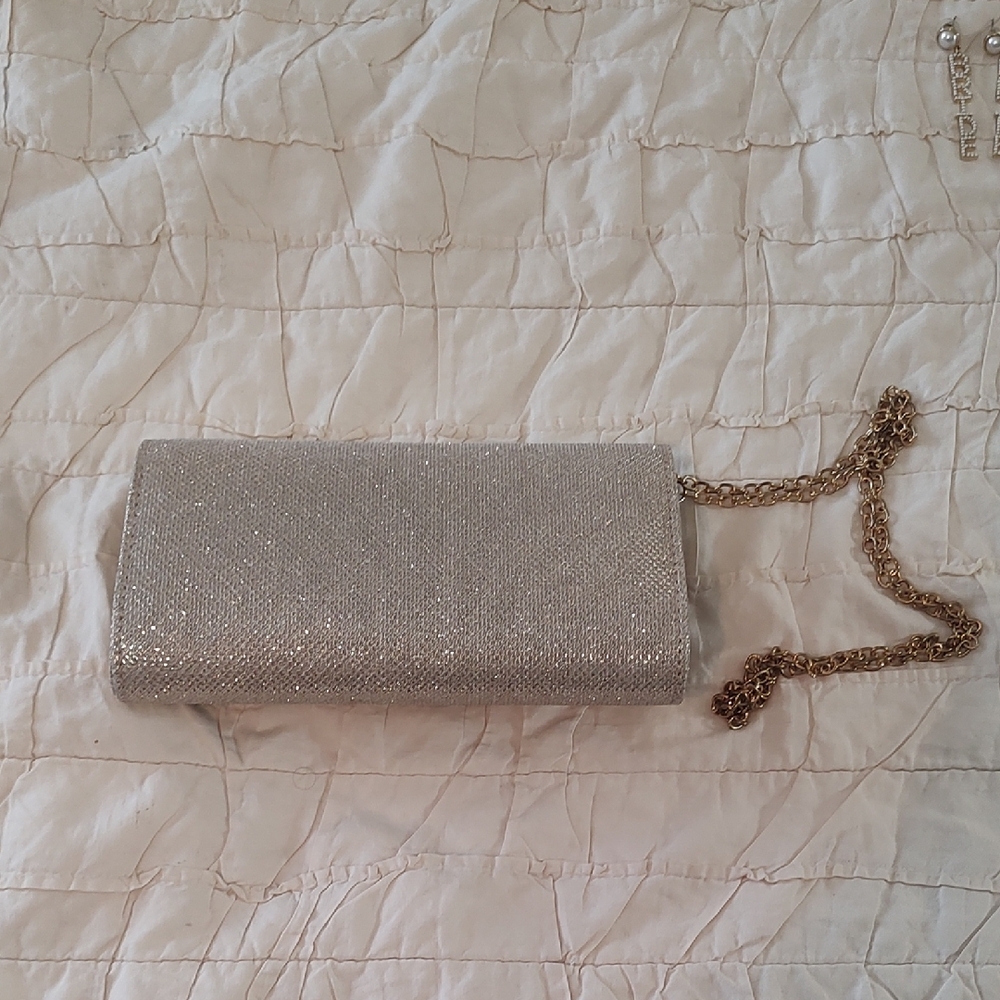Bride Pearl-Embellished Tan and Silver Bag And Earring Set - Picture 5 of 6